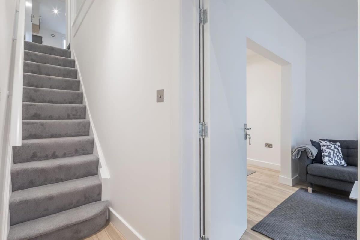 Refurbished High Spec Central Family Home CBG Exterior photo